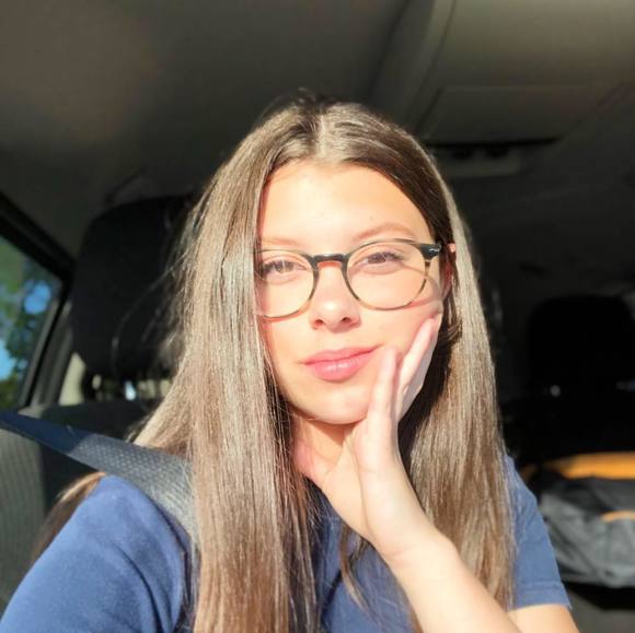 Meet your Posher, Laurie - Picture 1 of 1